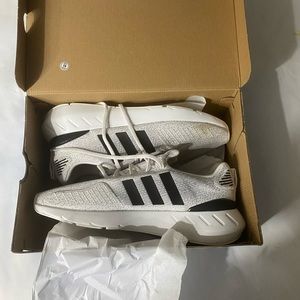 ADIDAS SWIFT RUN SIZE 11 womans. NWT